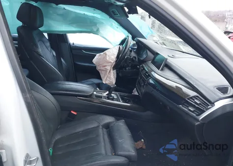 2015 BMW X5 xDrive50I z USA, uszkodzony, nr VIN 5UXKR6C50F0J78555